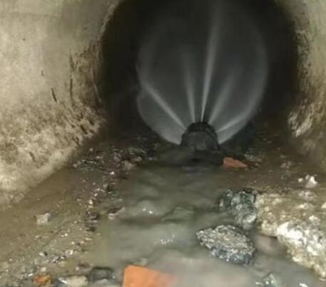 从江市政管道清淤