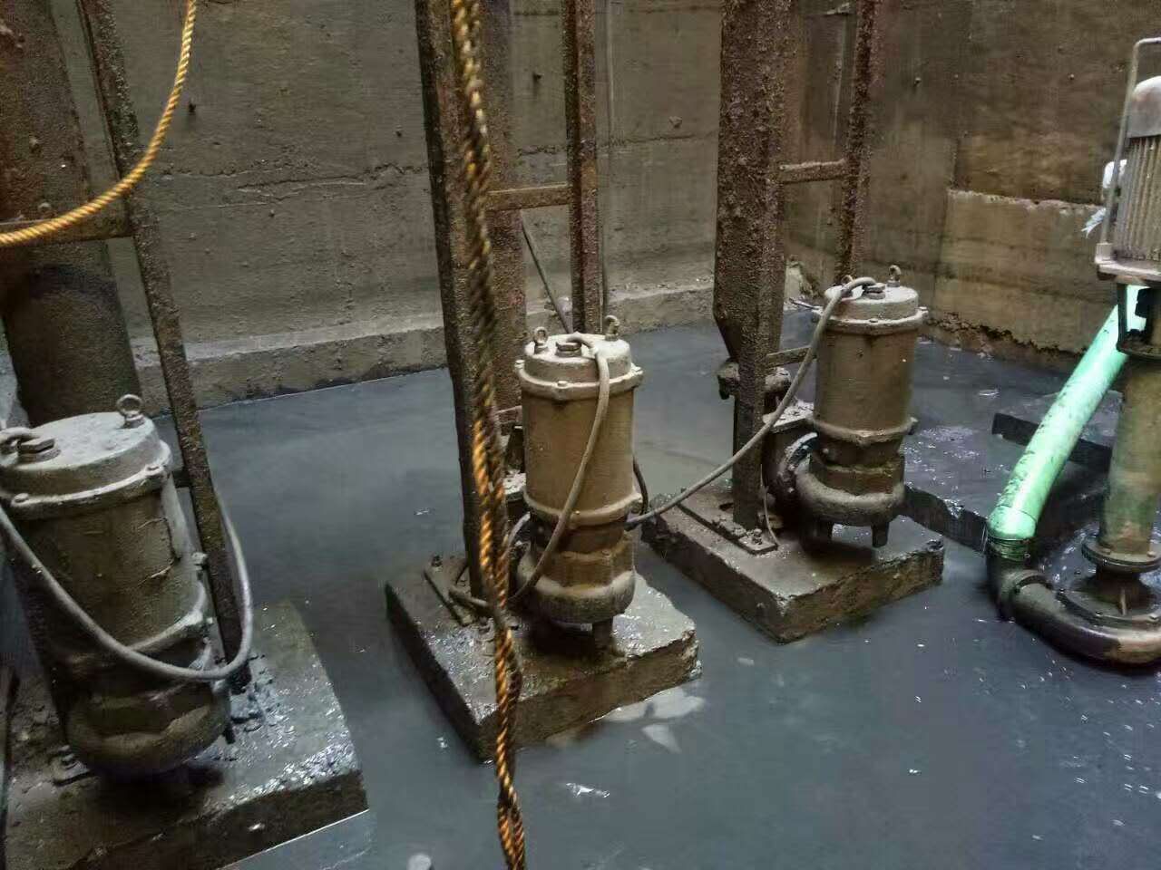 从江污水池清理